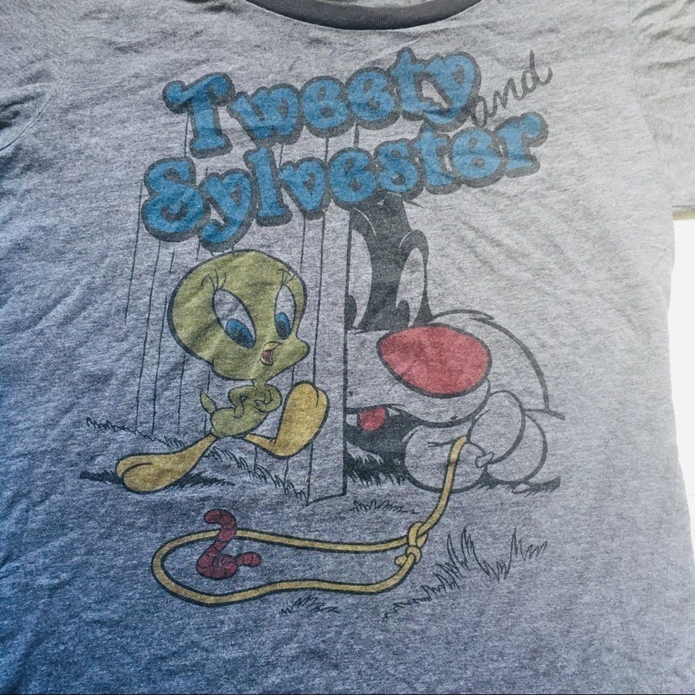 Looney Toons Tweety and Sylvester  graphic tee.